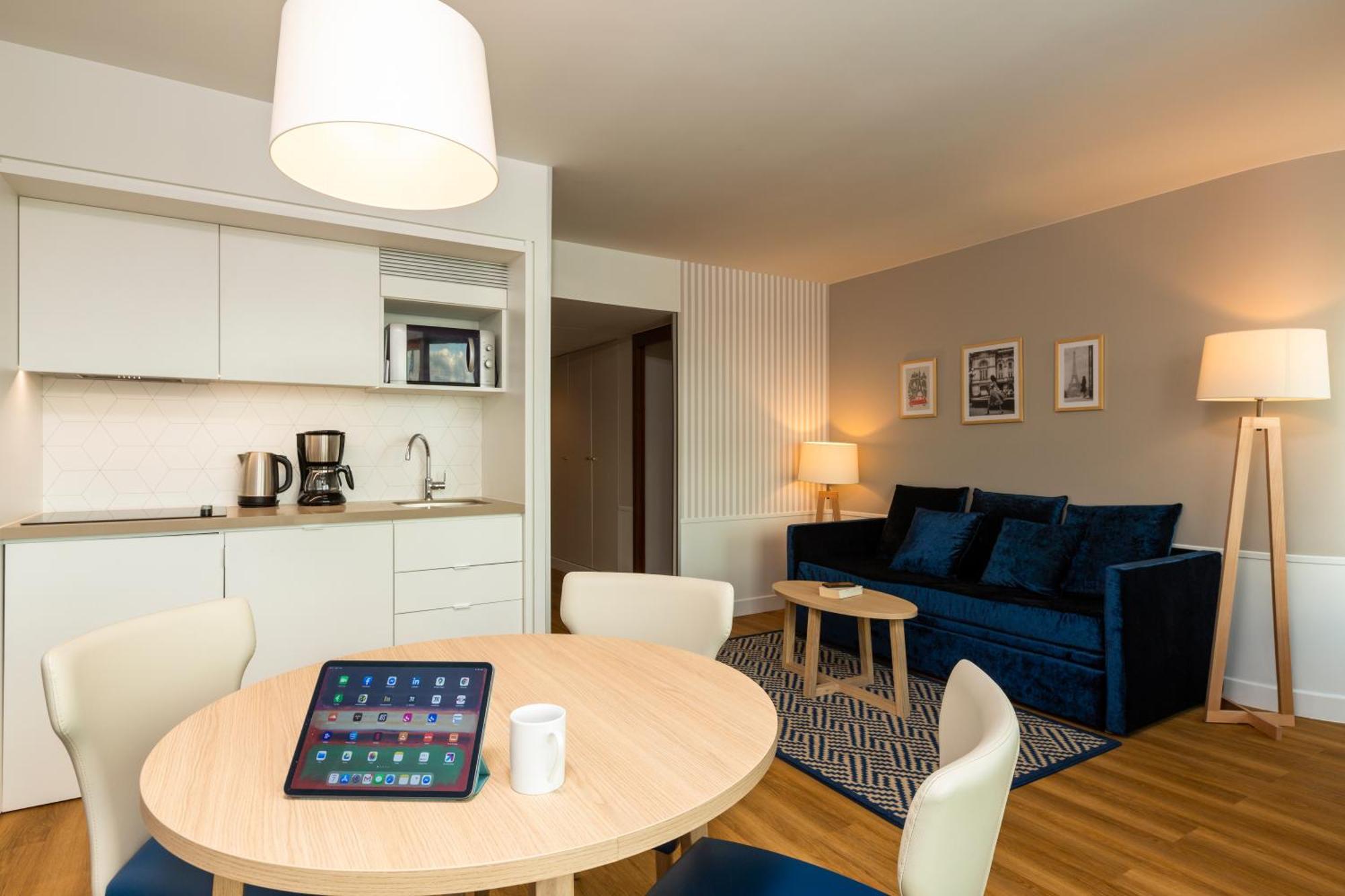 One-Bedroom Apartment View on Eiffel Tower